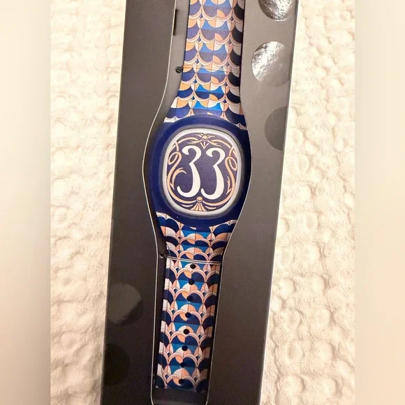 Disney Club 33 MagicBand+ Limited Editon - Picture 2 of 3